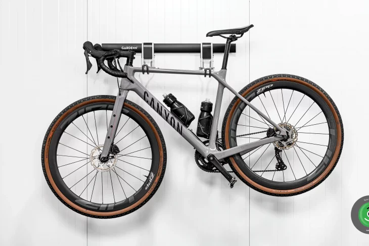 GARDEON závesný systém na bicykel na stene stavby
