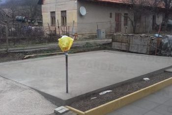 Betonová deska s elektřinou