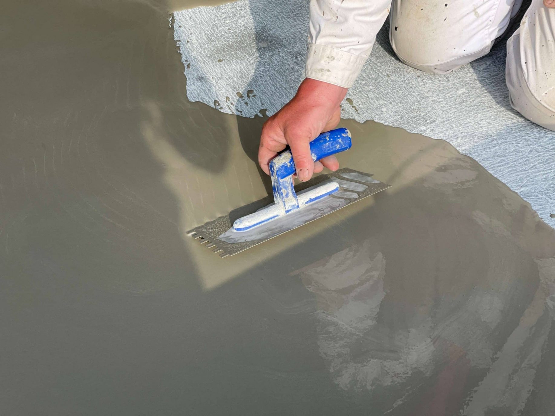 Povrchová úprava podlahy v garáži.