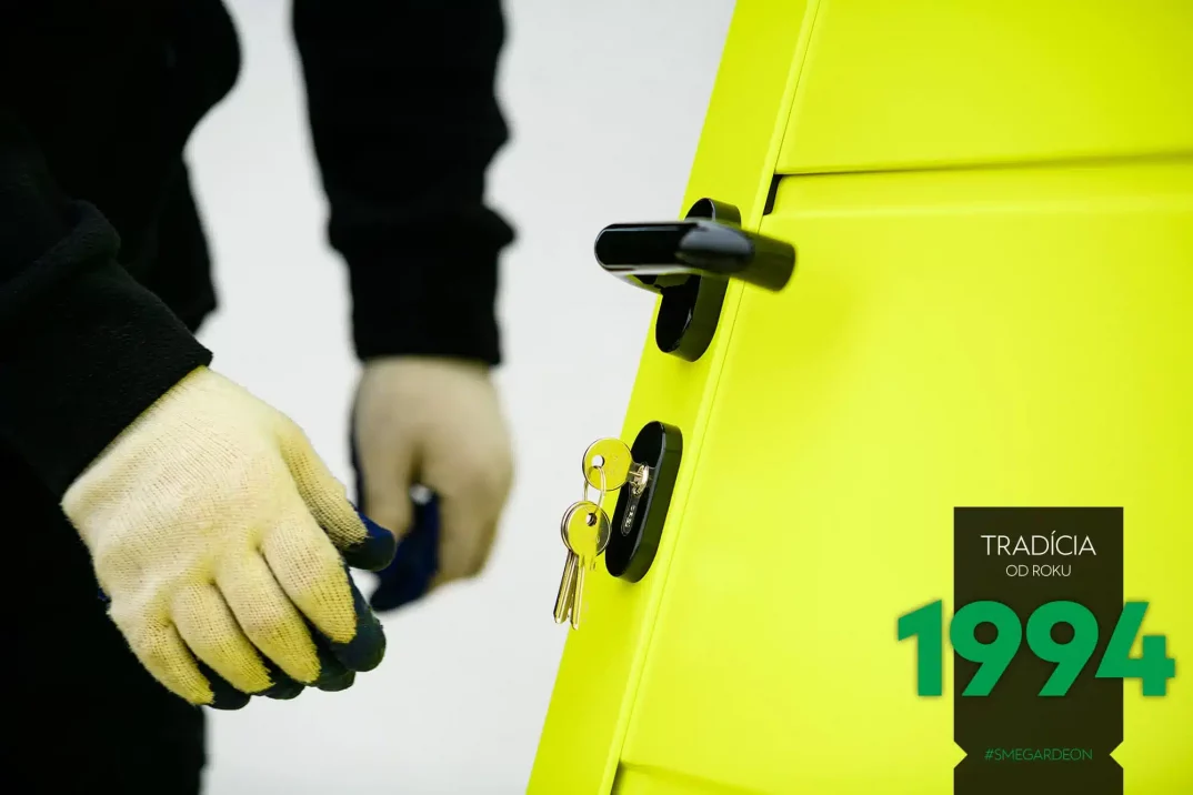 Klíče v žlutých dveřích GARDEON