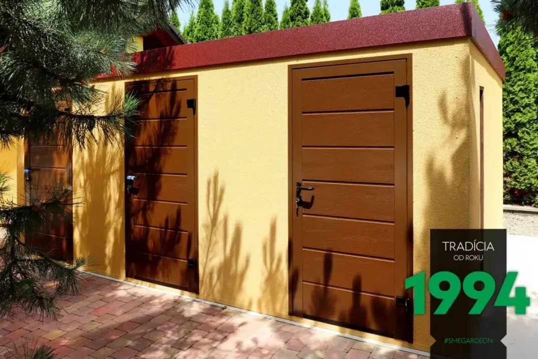 Zahradní domek se třemi dveřmi