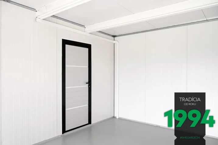 Dveře v atypické garáži