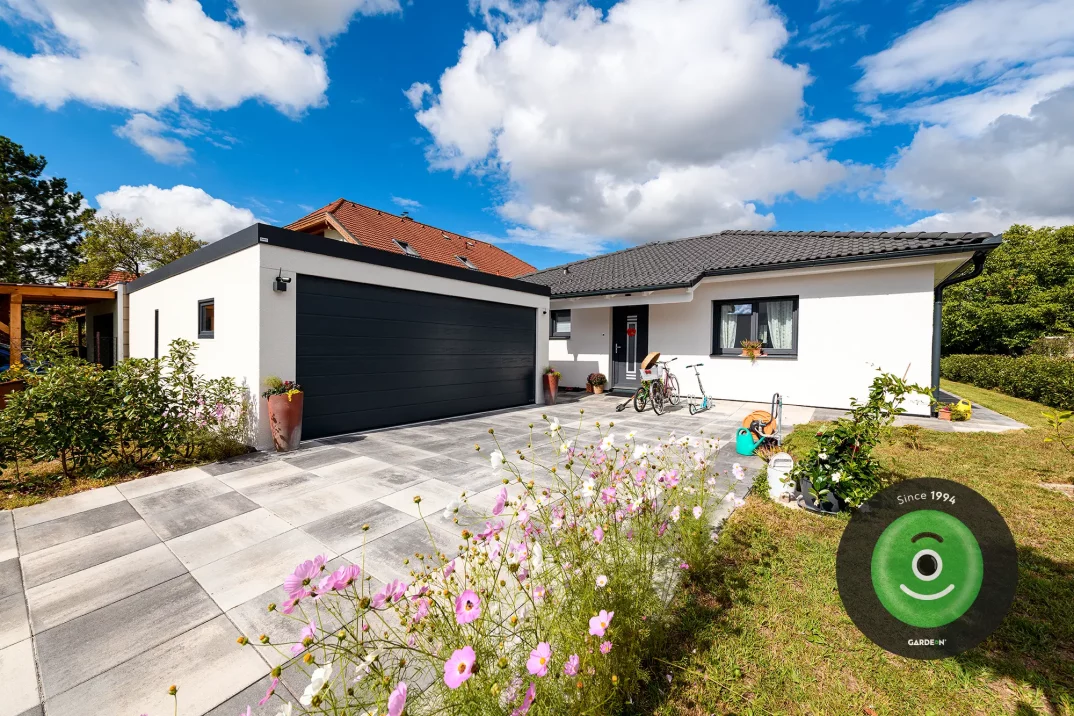 Otevřená garáž pro dvě vozidla