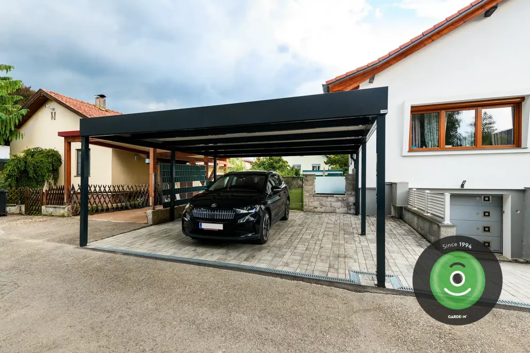 Přístřešek gardeon s autem Škoda