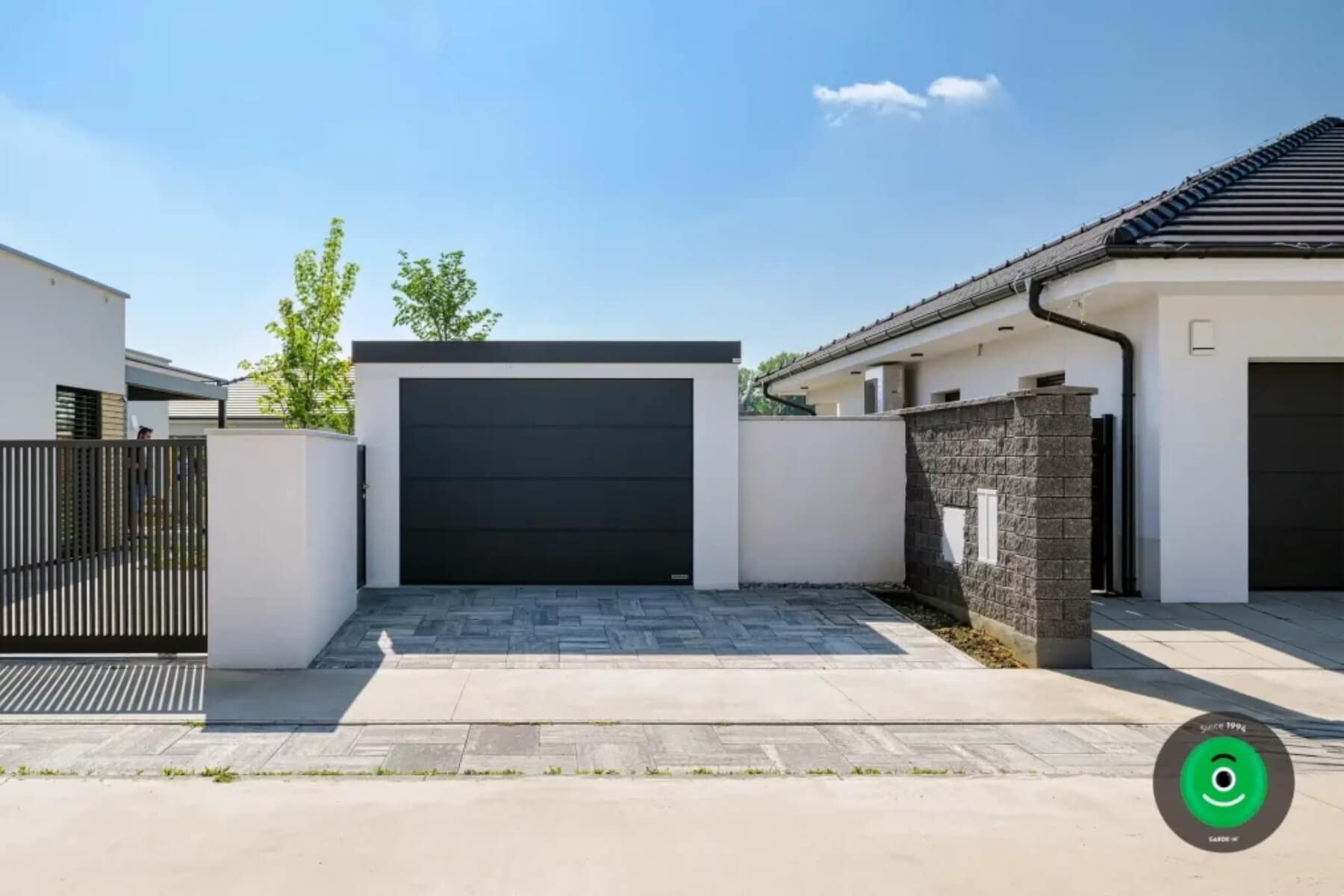 Jak postupovat při opravě betonové podlahy v garáži Gardeon montovaná garáž pro jedno auto.