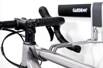 Detail na hák - závěsný systém na kolo GARDEON.