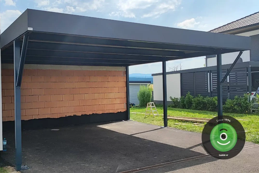 GARDEON přístřešek v kombinaci se zděným domečkem