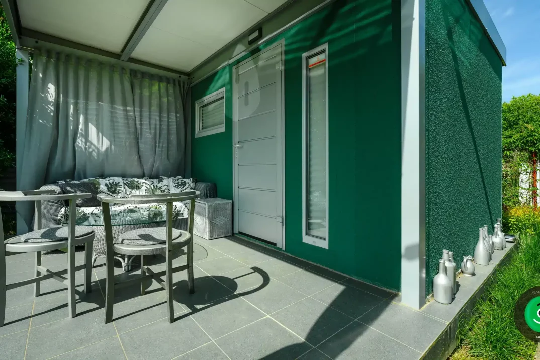 Příjemné letní posezení pod přístřeškem