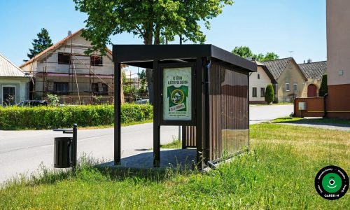 Kompaktní přístřešek ve formě zastávky pro cestující.