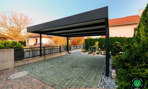 Prostorný přístřešek s krásnou okolní zahradou