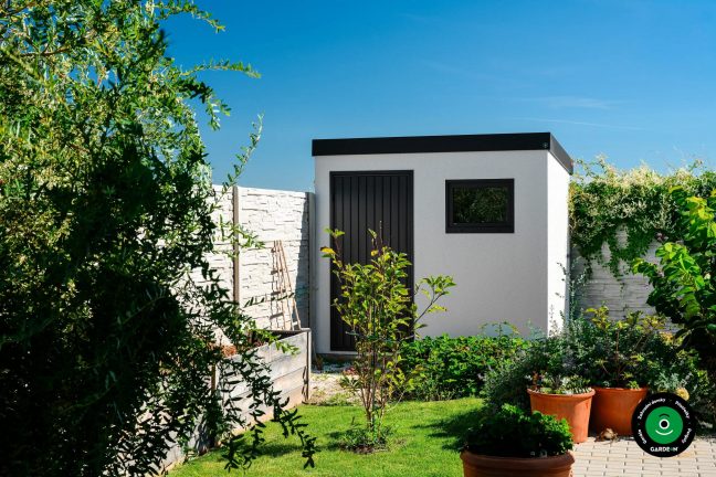 Úložný zahradní domek na praktické uschování sezónních věcí